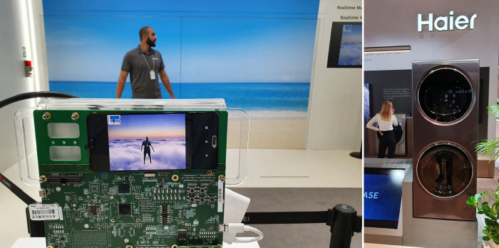 지난 7일(현지시간) 독일 베를린에서 열린 유럽 최대 전자제품 전시회 ‘IFA 2019’에서 화웨이가 스마트폰으로 실시간 촬영 중인 사진의 배경화면을 바꾸는 작업을 선보이고 있다(왼쪽 사진). 이번 IFA에서 혁신 기술로 호평받은 하이얼의 세탁기·건조기 일체형 제품 ‘듀오’의 모습(오른쪽).