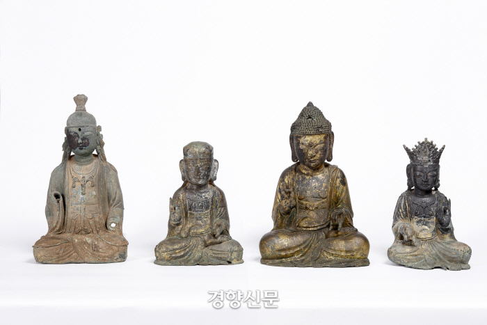 1971년 무량사 오층석탑 해체수리 과정에서 발견된 금동불상들. 발견지가 분명하고 보선상태가 양호해서 보물로 지정됐다.|문화재청 제공