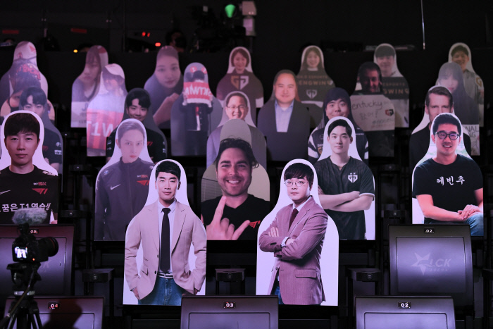 지난 25일 서울 종로구 그랑서울에 위치한  LoL 파크에서 열린 ‘2020 우리은행 리그 오브 레전드(LoL) 챔피언스 코리아’ 스프링 결승전의 모습. SK텔레콤 제공