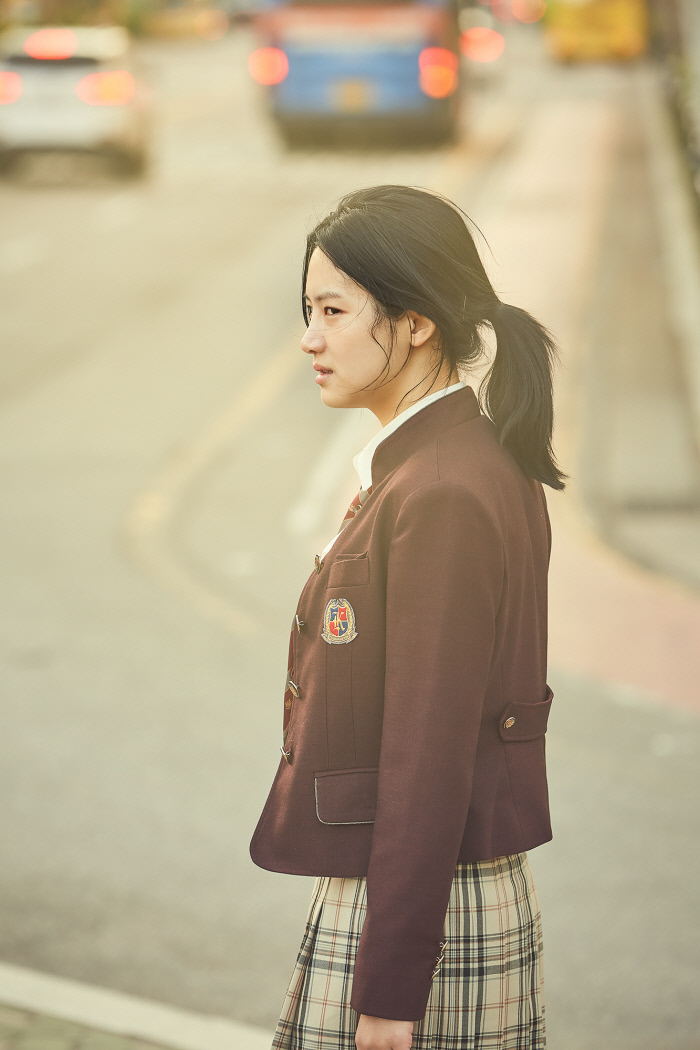 학교에서 ‘핵인싸’로 통하는 규리는 지수의 범죄를 우연히 알게 된 뒤 ‘동업’을 제의한다. 넷플릭스 제공