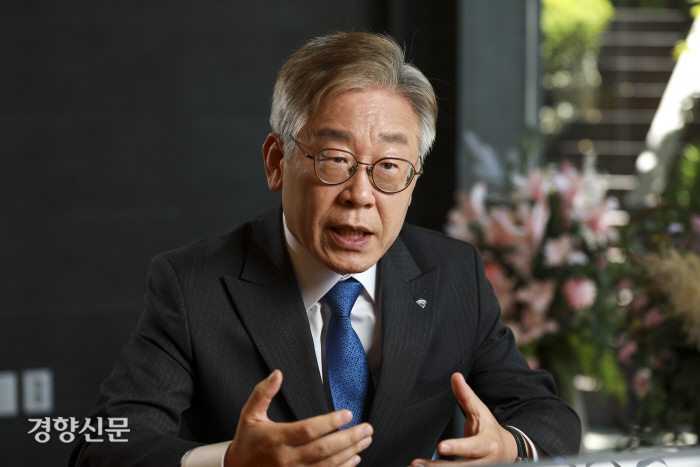 이재명 경기도지사. 수원시 팔달구  경기도지사 공관./ 우철훈 선임기자