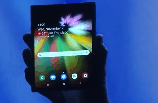 삼성전자가 7일(현지시간) 미국 샌프란시스코 모스콘센터에서 열린 삼성개발자콘퍼런스(SDC)에서 선보인 폴더블폰. 2018.11.8 SDC 유튜브 캡처