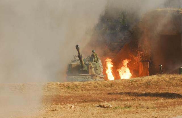 2010년 연평도 포격 사건 당시 해병대 K-9 자주포가 대응 사격을 하는 모습. 국방부 제공