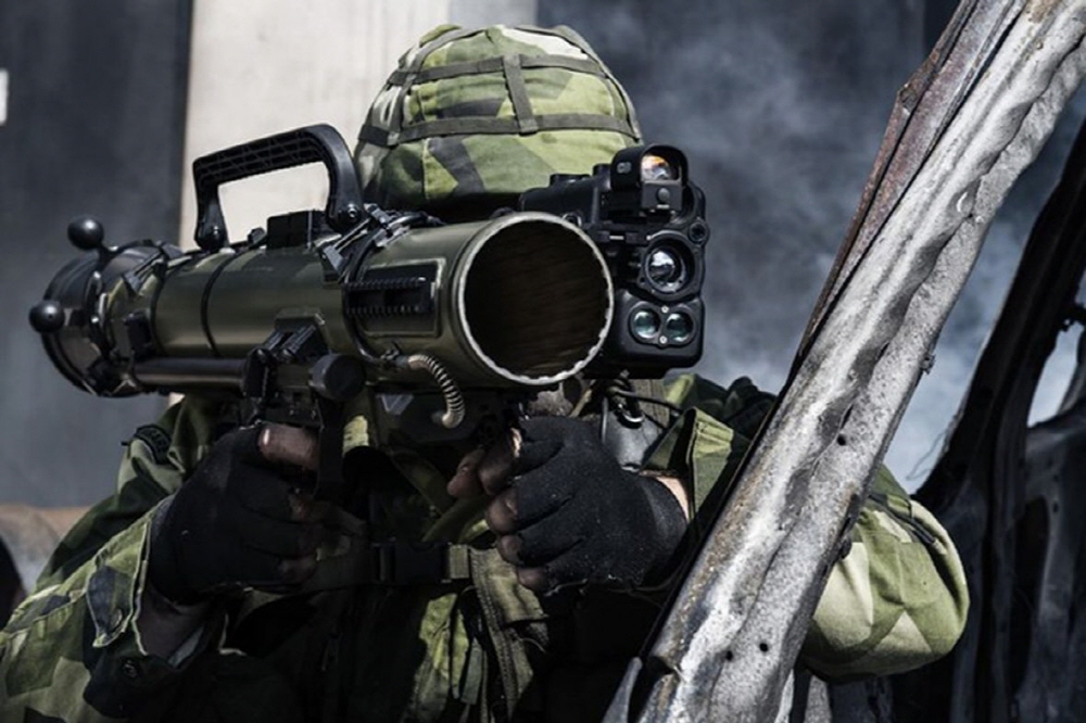 칼 구스타브 M4는 강철 대신 티타늄과 탄소섬유를 사용해 무게가 7㎏ 미만이고 길이도 1m 이하이다.(사진 사브사)