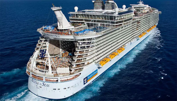 로열 캐리비안 소속 22만 톤급 초호화 크루즈 ‘얼루어 오브 더 시즈’(Allure of the Seas)호/사진=로열 캐리비안 크루즈 홈페이지