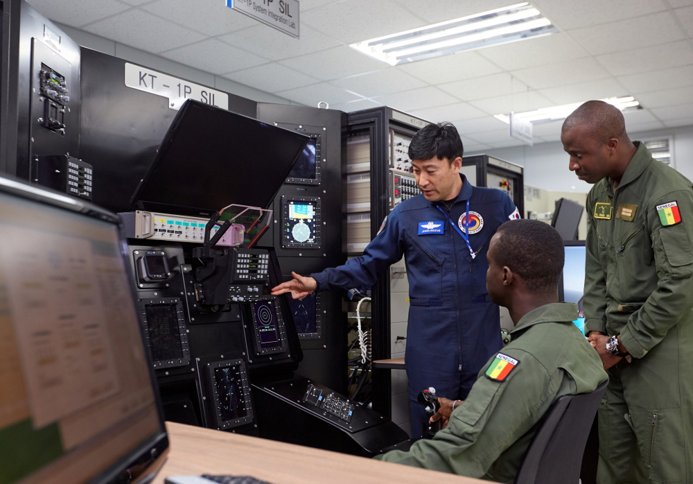 KA-1S는 올해부터 1호기를 시작으로 순차적으로 인도될 예정이며, 이에 맞춰 세네갈 조종사들과 정비사들의 교육훈련도 국내에서 진행되고 있다 / 사진=한국항공우주산업