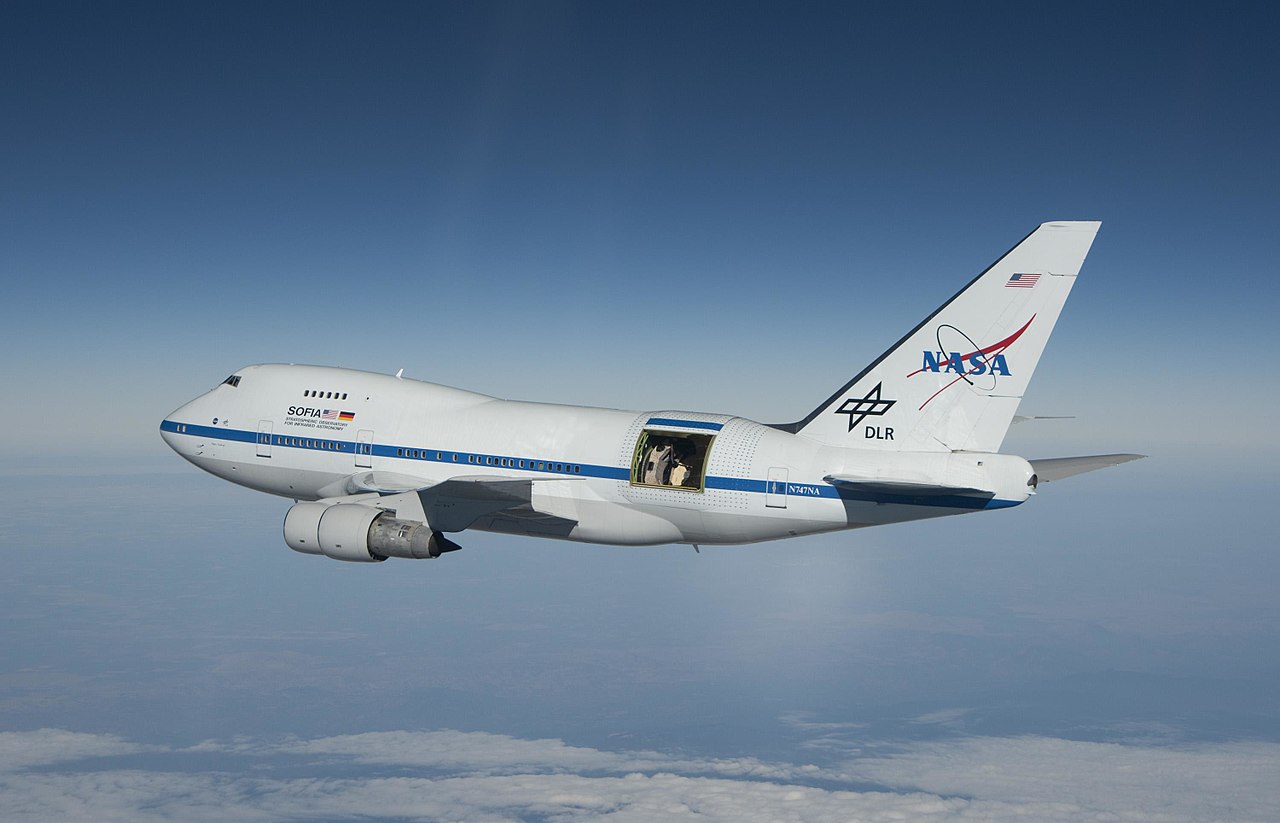 성층권 적외선 천문대(The Stratospheric Observatory for Infrared Astronomy:SOFIA). 이름 그대로 성층권 가까이 비행하면서 적외선 영역 관측을 실시한다.(출처=NASA)