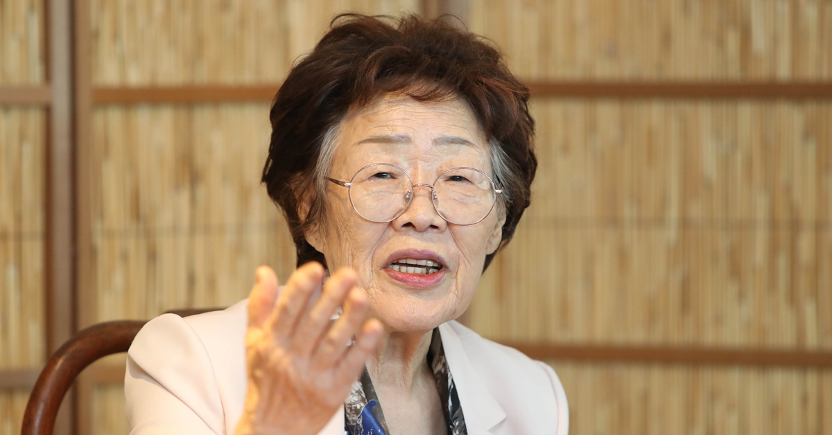 일본군 위안부 강제동원 피해 생존자인 이용수 할머니가 지난 7일 대구 남구의 한 찻집에서 기자회견을 열고 정의기억연대와 윤미향(현 더불어시민당 비례대표 당선인) 전 정의기억연대 이사장을 비판하고 있다. 연합뉴스