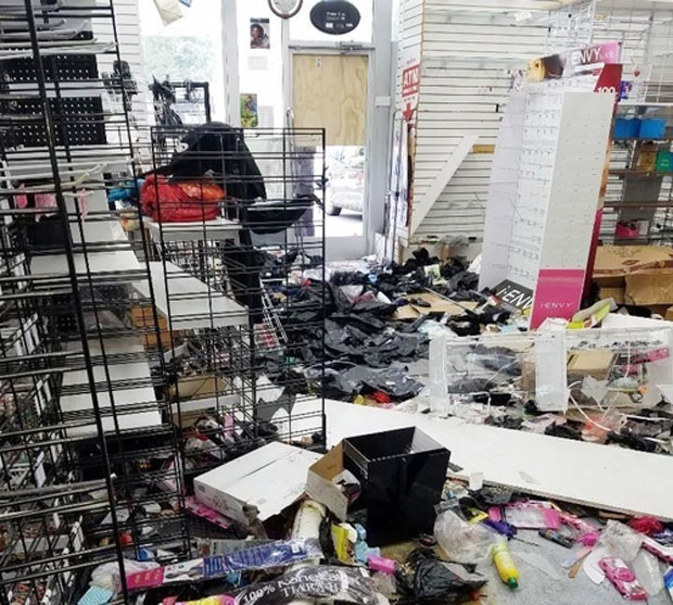 약탈 피해를 당한 필라델피아의 한인 점포./사진=연합뉴스