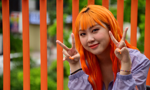 다른 랩 네임 없이 이름 석 자로 활동하는 이유에 대해 이영지는 “래퍼 이영지와 사람 이영지가 크게 분리돼 있지 않기 때문”이라고 말했다. “희소성이 있어 오히려 더 잘 기억해 주시는 것 같아요. 앞으로 사람들이 좋아하는 아티스트 5명을 꼽을 때 그 안에 들 수 있는 뮤지션이 되고 싶습니다.” 이종원 선임기자 jongwon@seoul.co.kr