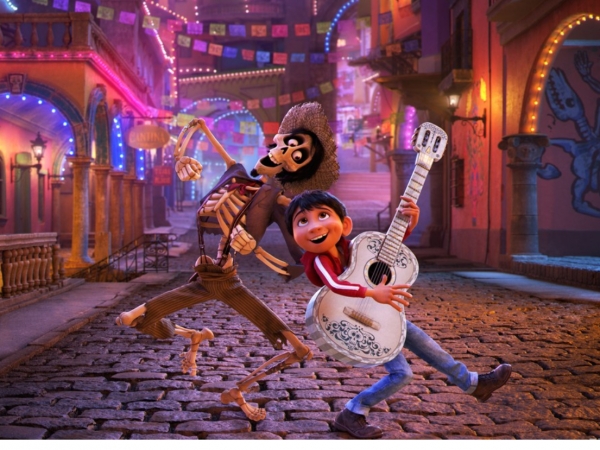 출처: 로튼 토마토, 픽사 추천 애니메이션 영화 8위, 뮤지션을 꿈꾸는 미구엘의 이야기, '코코'