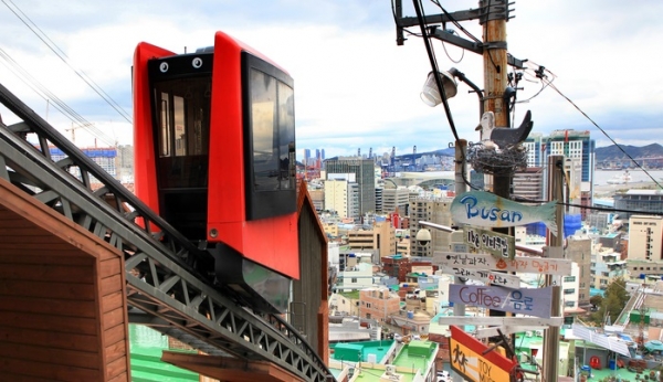 출처: 한국관광공사, 무료로 이용할 수 있는 168계단 모노레일