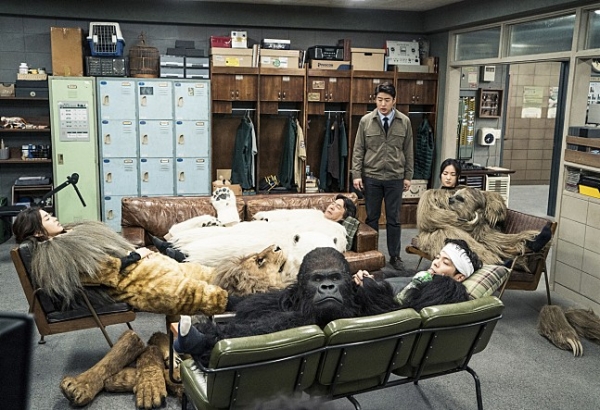 출처: 에이스메이커무비웍스, 해치지않아 웹툰, 전여빈