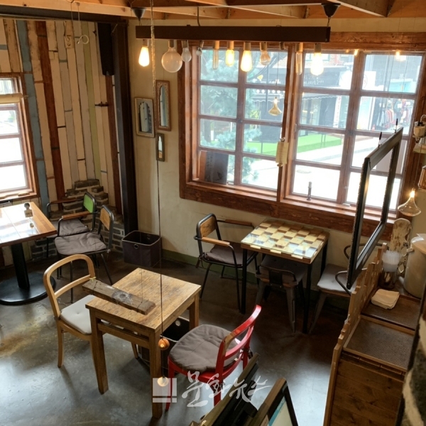 몽카페그레고리 내부