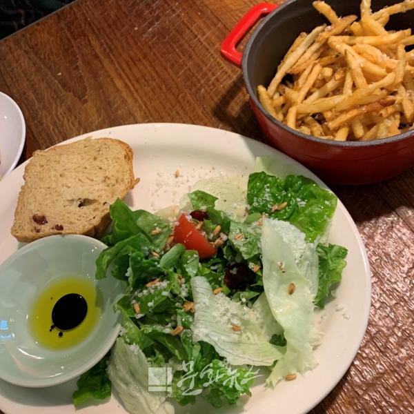 연희동 마우디 점심 샐러드 식전빵