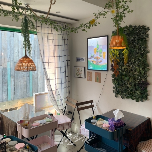 연남동 태국음식점 타이로띠 내부