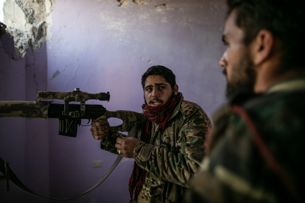 사격을 준비하는 GNA 저격수, Amru Salahuddien / Xinhua/ 연합뉴스