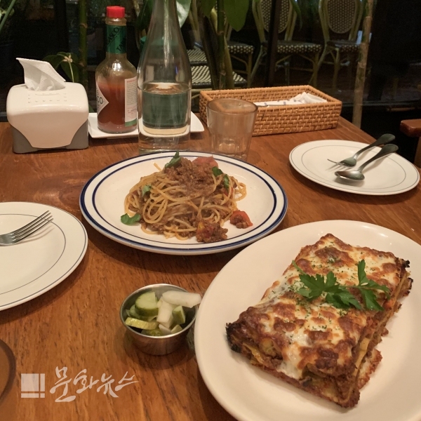신촌 라구식당의 라구식당과 라자냐