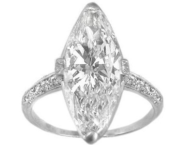 보석의 이음새가 보이지 않는 것이 특징인 ‘인비저블 세팅’