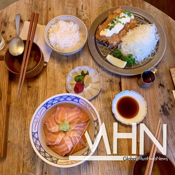 호호식당의 사케동과 생선가츠