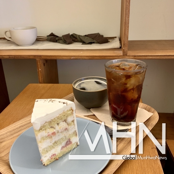 자몽홍차케이크와 아메리카노