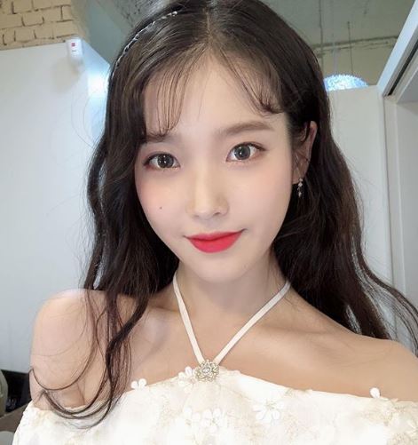 출처: 아이유 공식 SNS