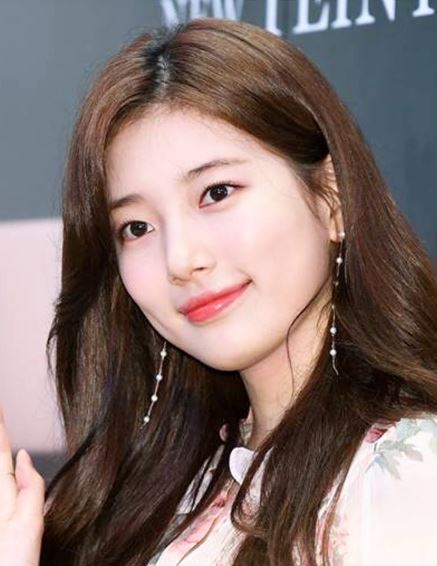 출처: 수지 공식 SNS