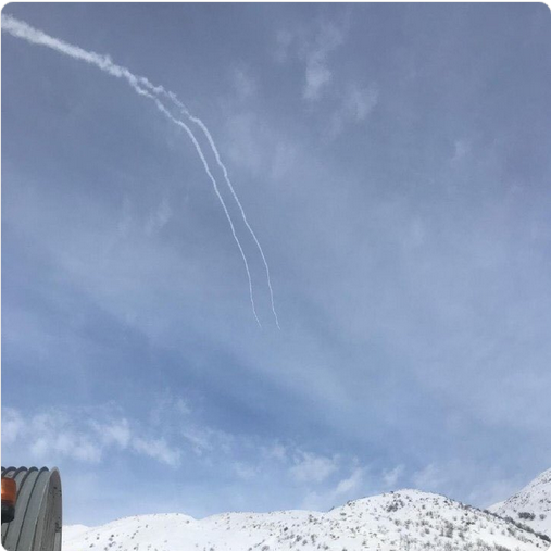 이스라엘이 점령 중인 골란고원 부근 국경에서 발사된 시리아의 로켓 모습 /사진=이스라엘 국방부 트위터