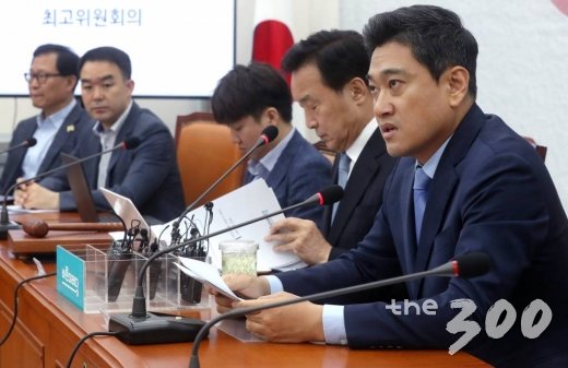 바른미래당 오신환 원내대표가 26일 오전 서울 여의도 국회에서 열린 최고위원회의에서 발언하고 있다. /사진=홍봉진 기자