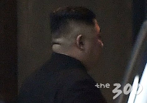 김정은 북한 국무위원장이 28일 제2차 북·미 정상회담 이틀째인 28일 베트남 하노이 소피텔 레전드 메트로폴 하노이 호텔에서 열린 도널트 트럼프 대통령과 오찬이 취소된 후 멜리아 호텔로 들어서고 있다./사진=김창현 기자