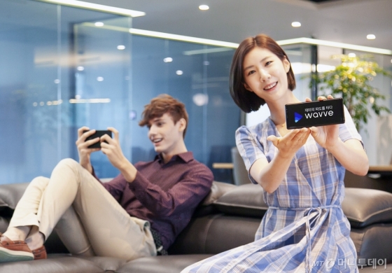 푹과 옥수수 통합 OTT 웨이브가 18일 공식 출범한다./사진제공=콘텐츠웨이브