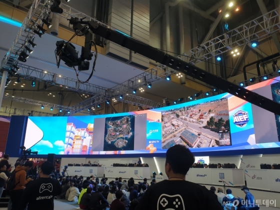 15일 부산 벡스코에서 열리는 지스타 2019 아프리카TV 부스 현장 /사진=김지영 기자