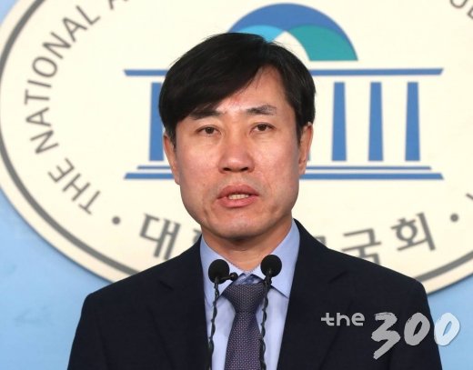 새로운보수당 하태경 책임대표가 1월14일 오전 서울 여의도 국회 정론관에서 기자회견을 갖고 있다. / 사진=홍봉진기자 honggga@