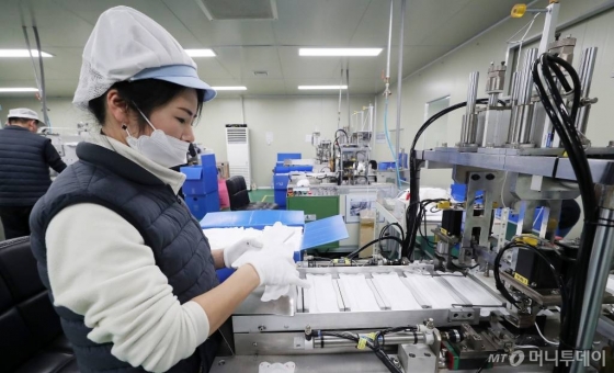 화성 에프티이앤이 마스크 공장 / 사진=김창현 기자 chmt@