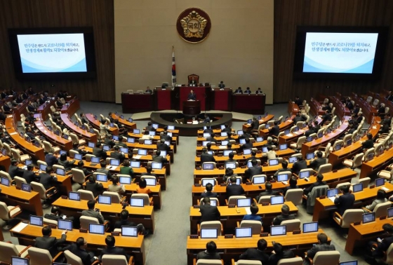 이인영 더불어민주당 원내대표는 18일 오전 서울 여의도 국회 본회의장에서 진행된 교섭단체 대표 연설에서 "민주당은 반드시 코로나19를 퇴치하고 민생경제의 활력도 되찾아 오겠다"고 말했다. / 사진=홍봉진 기자 honggga@