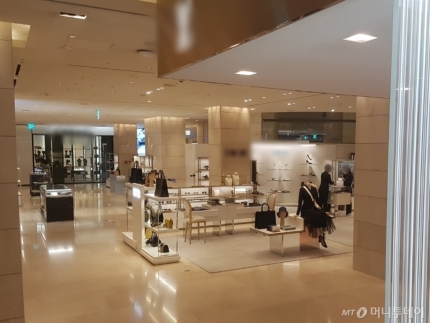 서울 중구에 위치한 신세계 본점 1층 명품관 풍경 /사진=이재은 기자