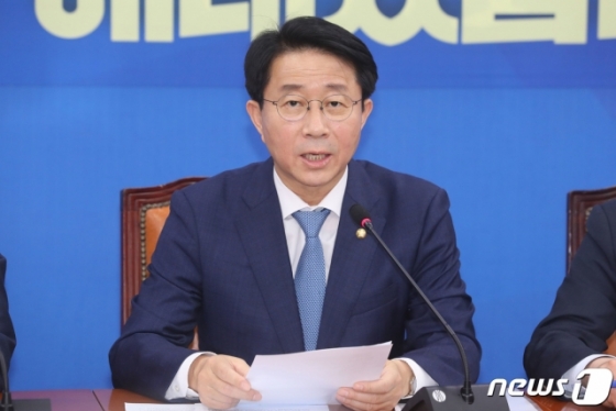 조정식 더불어민주당 정책위의장이 지난 23일 오전 서울 여의도 국회에서 열린 정책조정회의에서 모두발언을 하고 있다. /사진=뉴스1.