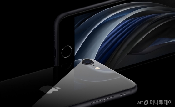 애플 보급형 스마트폰 2세대 아이폰SE / 사진제공=애플