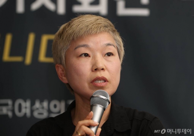 김재련 법무법인 온-세상 대표변호사가 13일 오후 서울 은평구 한국여성의전화에서 열린 '서울시장에 의한 위력 성추행 사건 기자회견'에서 발언하고 있다. / 사진=이기범 기자 leekb@