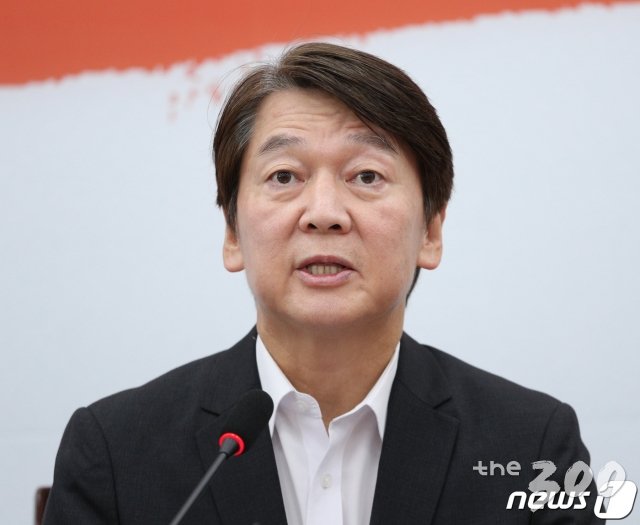 (서울=뉴스1) 신웅수 기자 = 안철수 국민의당 대표가 13일 오전 서울 여의도 국회에서 열린 국민의당 최고위원회의에서 모두발언을 하고 있다. 2020.7.13/뉴스1