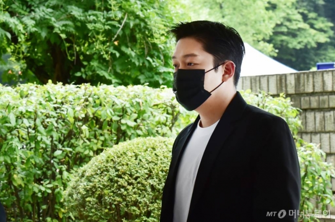 성폭력 범죄의 처벌 등에 관한 특례법 위반(카메라 등 이용촬영) 상해 폭행 협박 등 혐의로 기소된 고(故) 구하라 씨의 전 남자친구 최종범씨. / 사진=김창현 기자 chmt@