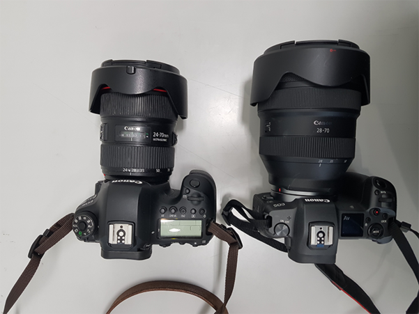 왼쪽은 캐논 6D 마크2에 EF 24-70㎜ F2.8을 결합한 카메라, 오른쪽은 EOS R에 RF 28-70㎜ F2.0을 결합한 모습.미러리스 풀프레임의 기동성이 의미가 없을 정도로 렌즈가 크다. /김범수 기자