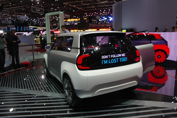 피아트 전기차 콘셉트카. /이창환 기자