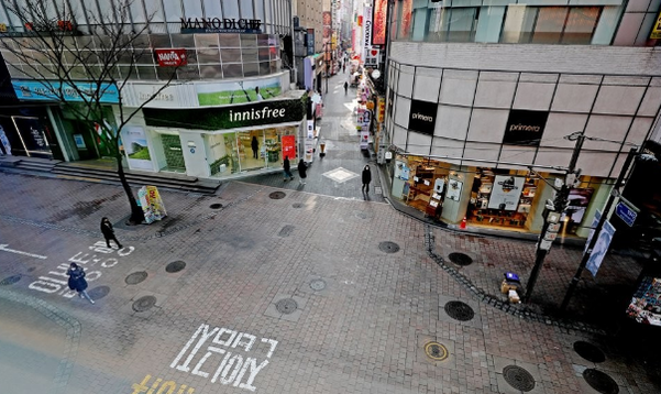 우한 코로나에 텅 빈 명동거리. /연합뉴스