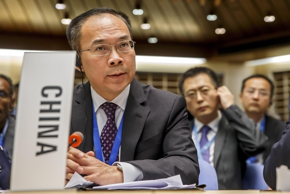 WHO 집행이사회에 참석한 주제네바 중국 군축대사. /AP=연합뉴스