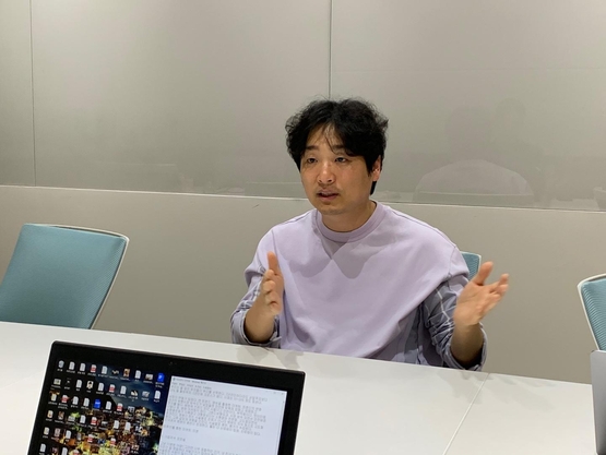 홍승일 힐링페이퍼가 대표가 22일 서울 강남구 힐링페이퍼 본사에서 조선비즈와 인터뷰를 진행하고 있다. /힐링페이퍼 제공