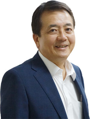 심우영. 경희대 의대 학·석·박사, 대한피부과학회 교육이사, 대한모발학회 회장, 강동경희대병원 기획진료부원장 / 최상현 기자