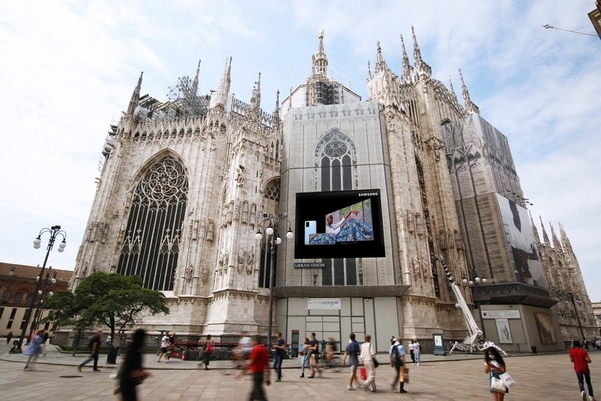 이탈리아 밀라노 두오모에 설치된 삼성전자 LED 사이니지. /삼성전자 뉴스룸