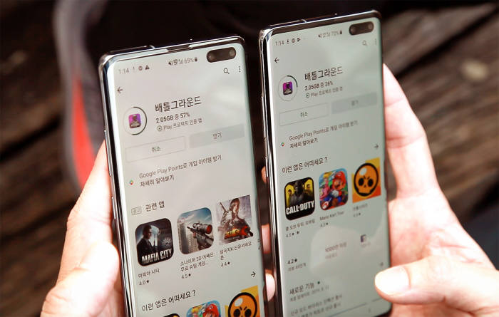 대용량 앱을 다운로드 받을 때 5G가 LTE보다 2배가량 빨랐다.