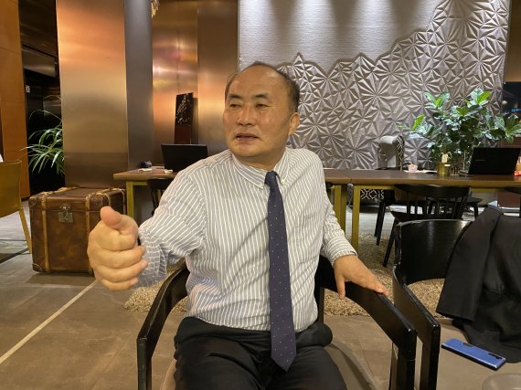 김남규 전주시의원은 80년 5월 이야기를 늦은 밤까지 이어갔다.